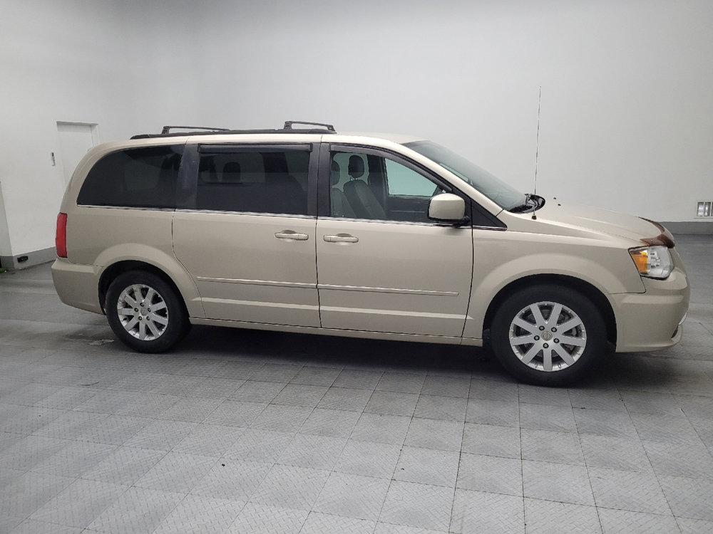 Used 2015 Chrysler Town & Country LX image 11