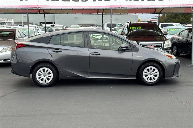 Certified 2020 Toyota Prius LE image 6