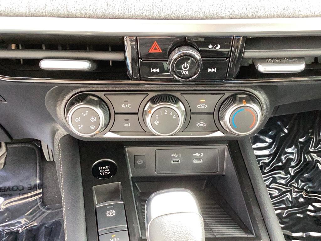 New 2025 Nissan Kicks SV image 17