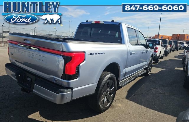 Used 2022 Ford F150 Lightning Lariat image 4