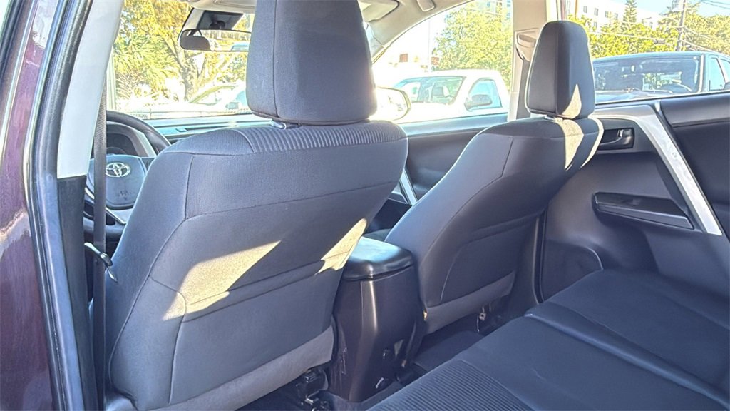 Used 2018 Toyota RAV4 LE image 16