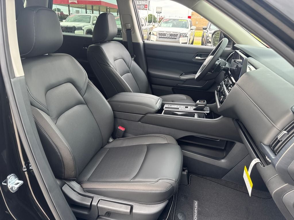 New 2026 Nissan Pathfinder SL FWD image 12