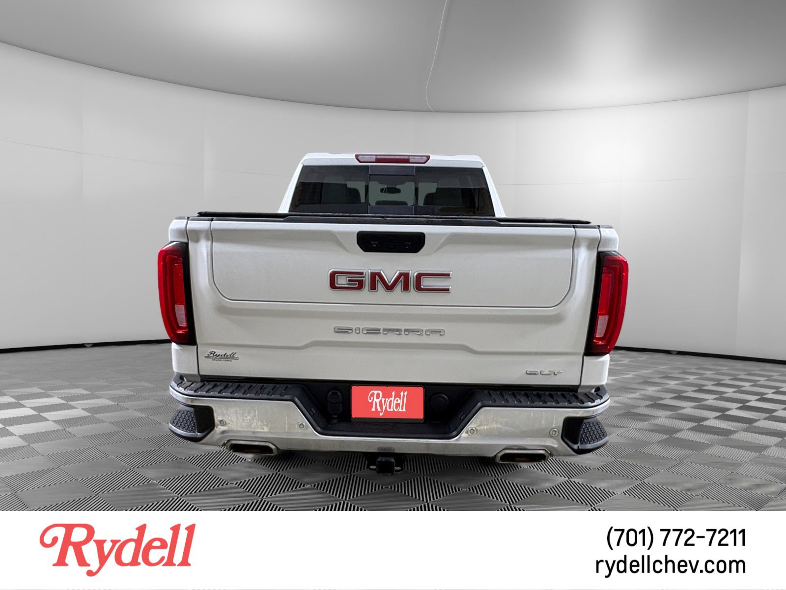 Used 2022 GMC Sierra 1500 SLT w/ SLT Premium Plus Package AWD/4WD image 4