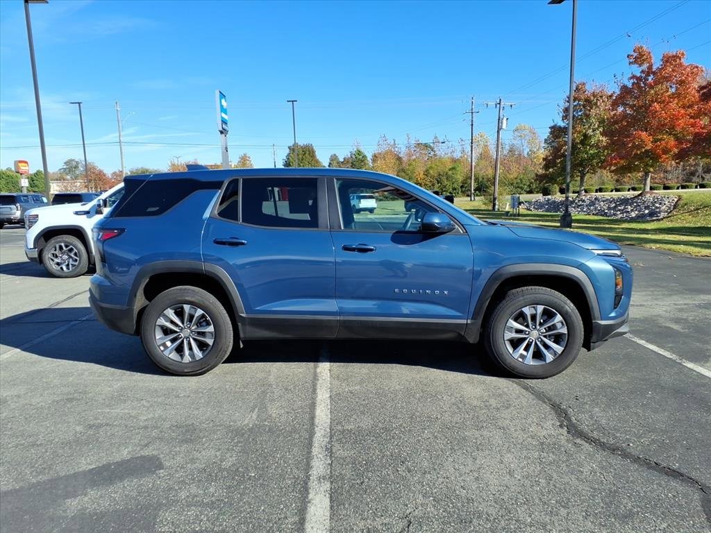 Used 2025 Chevrolet Equinox LT image 4