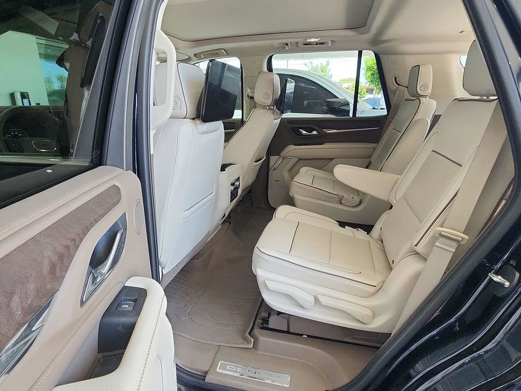Certified 2021 GMC Yukon Denali w/ Denali Premium Package AWD/4WD image 25