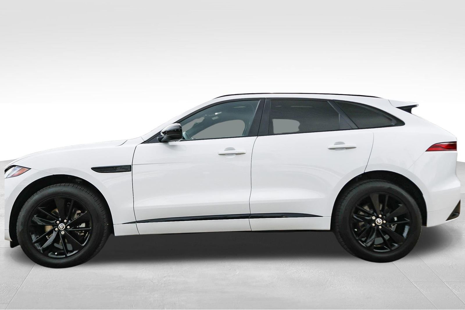 Used 2025 Jaguar F-PACE R-Dynamic S image 7