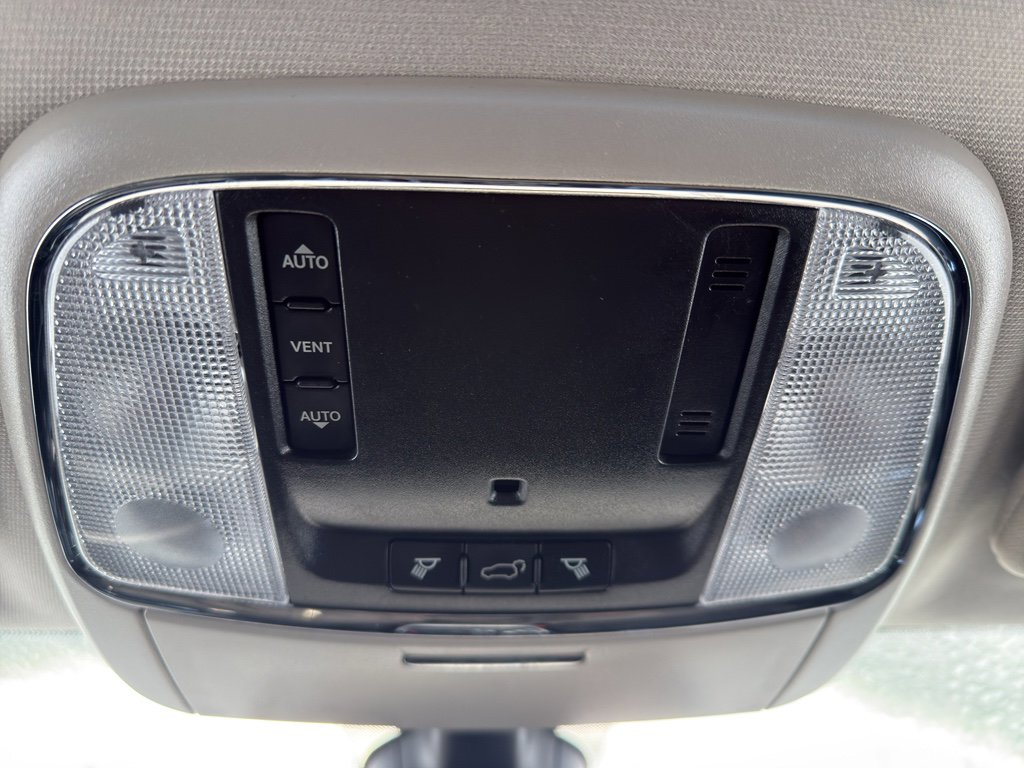 Used 2019 Dodge Durango SXT image 23