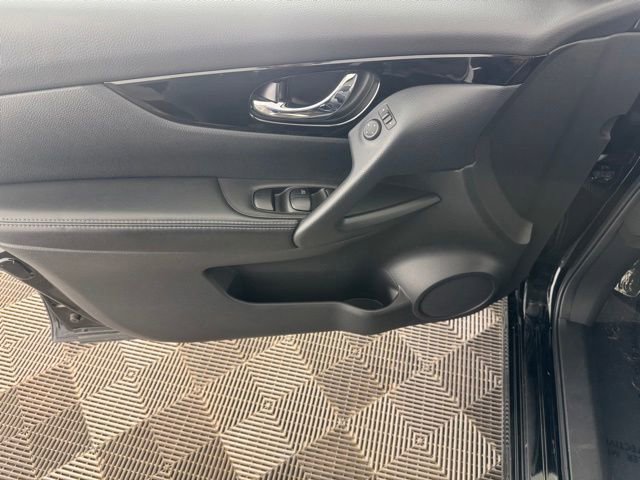 Certified 2021 Nissan Rogue Sport SV AWD/4WD image 18