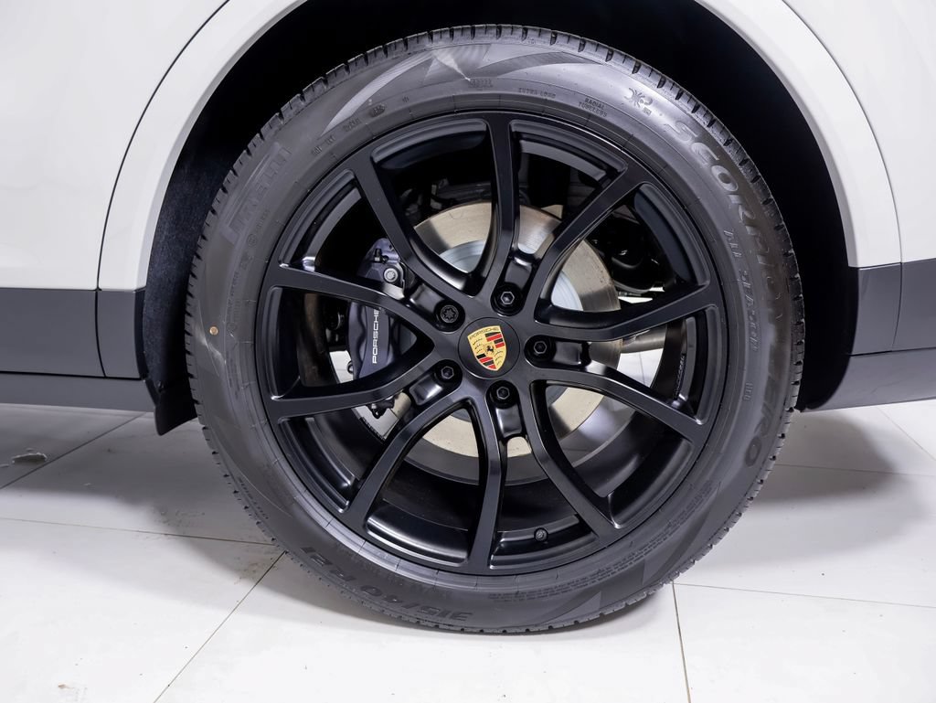 New 2026 Porsche Cayenne Coupe AWD/4WD image 23