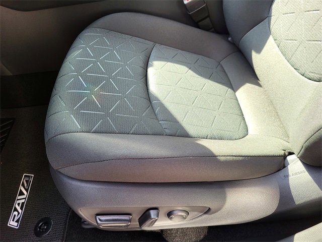 Used 2025 Toyota RAV4 XLE image 15