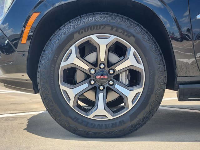 Used 2025 GMC Yukon AT4 Ultimate AWD/4WD image 10