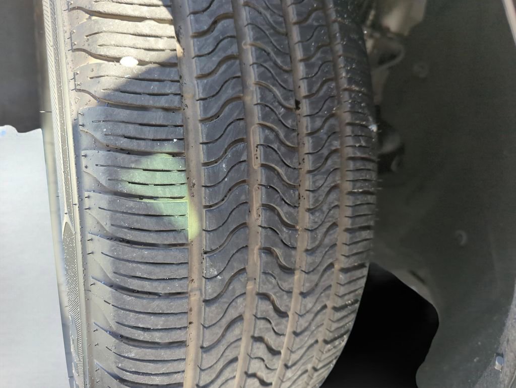 Used 2024 Chrysler Voyager LX image 47