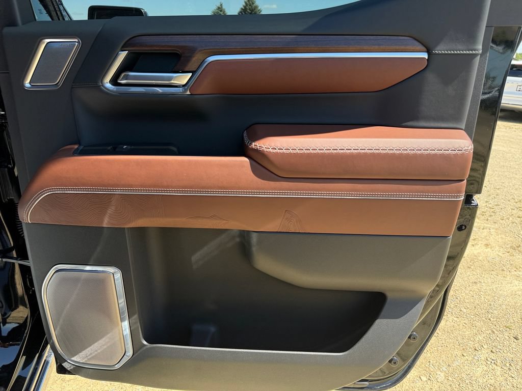New 2026 GMC Sierra 1500 Denali Ultimate w/ LPO, Black Badging Package AWD/4WD image 33