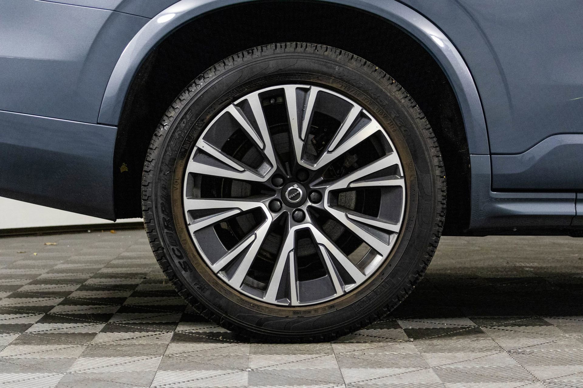 Used 2021 Volvo XC90 T6 Momentum w/ Protection Package image 46