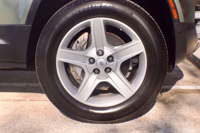 Used 2020 Land Rover Defender 110 SE image 52