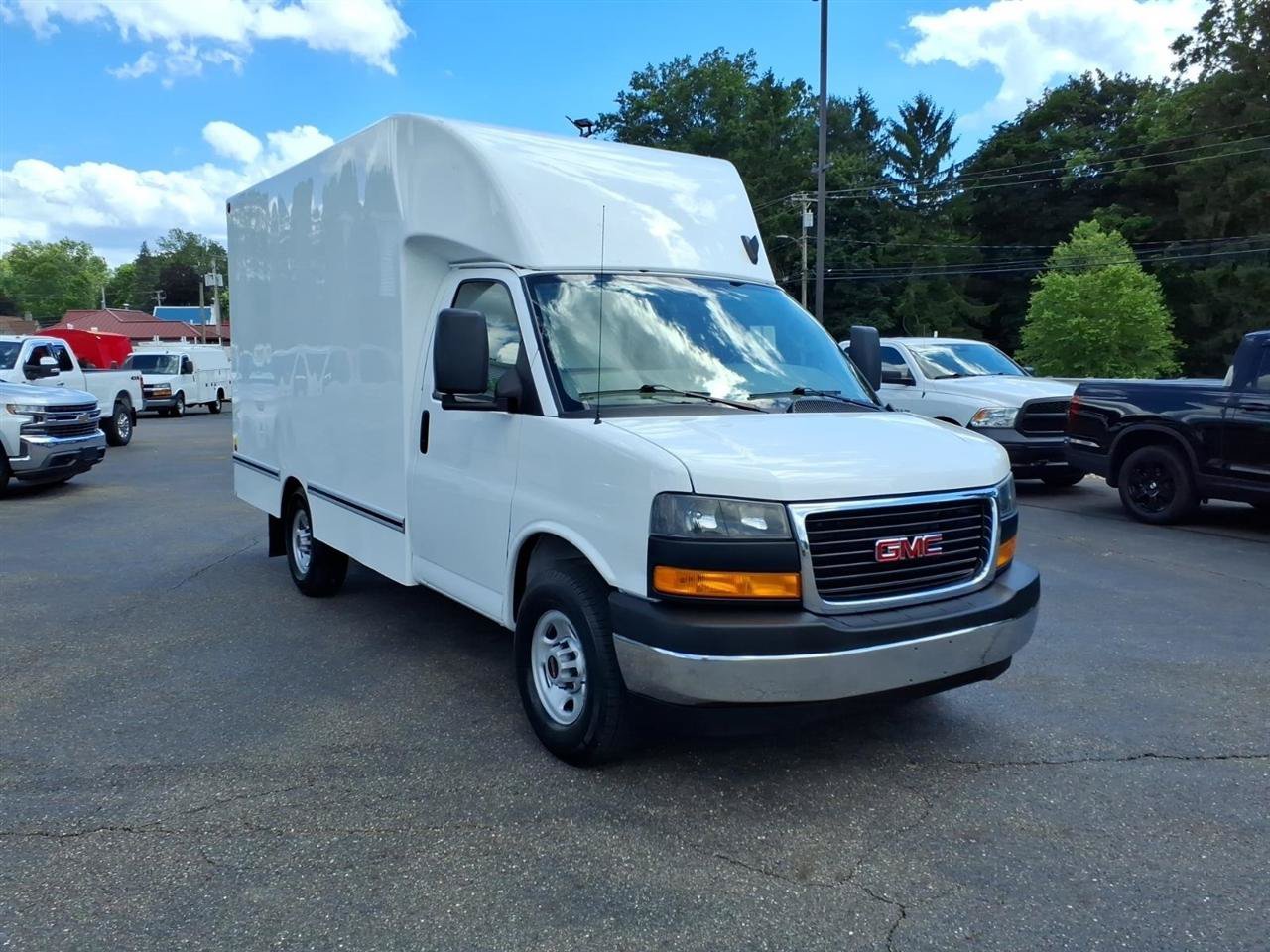 Used 2023 GMC Savana 3500 w/ Power Convenience Package RWD image 3