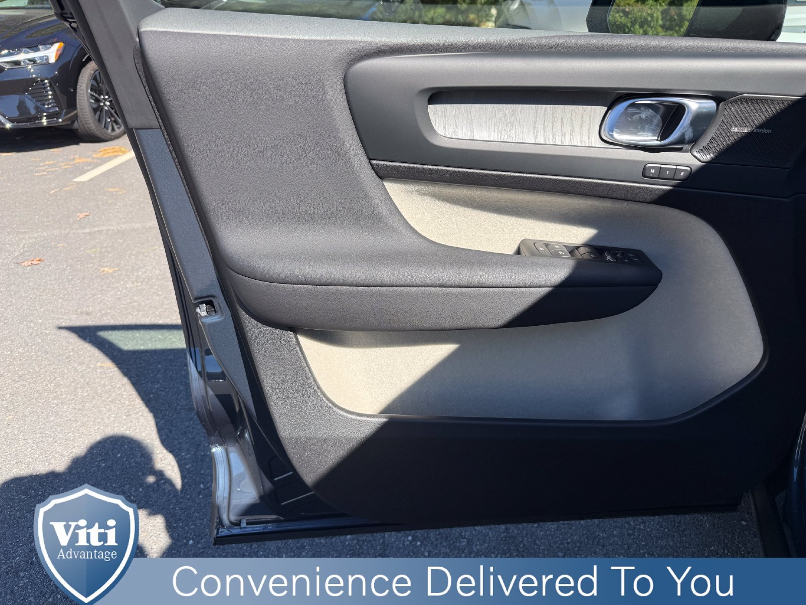New 2026 Volvo XC40 B5 Plus w/ Protection Package Premier AWD/4WD image 10