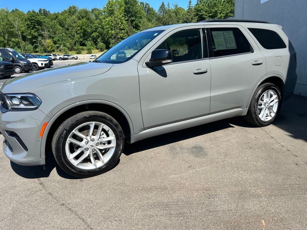 Used 2025 Dodge Durango GT AWD/4WD image 2