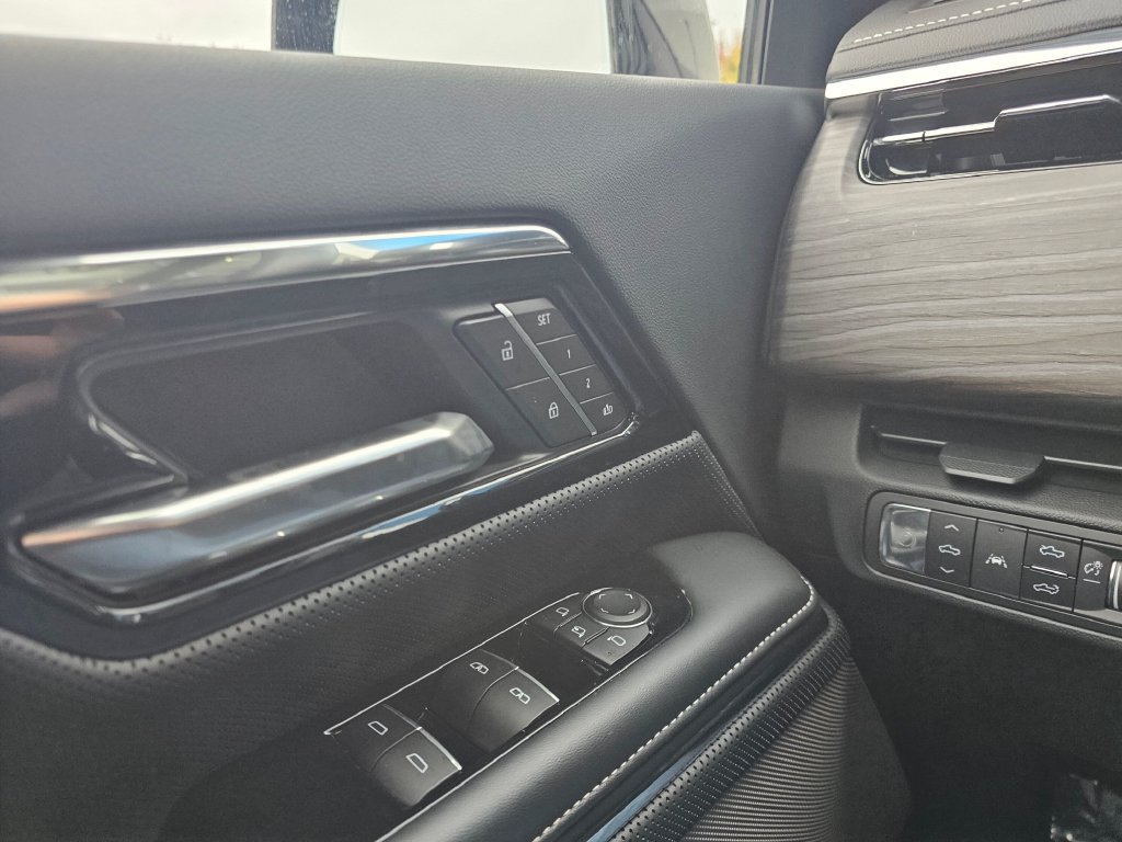 Used 2026 GMC Sierra EV Denali AWD/4WD image 32