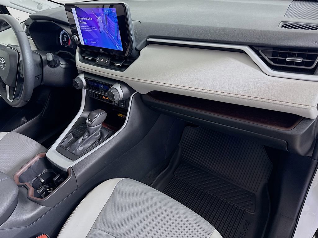 Used 2024 Toyota RAV4 Limited image 30