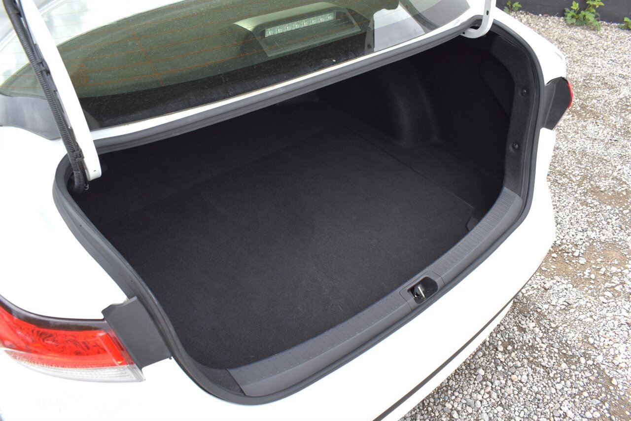 Used 2021 Toyota Corolla LE FWD image 28