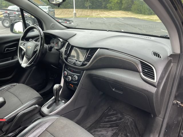 Used 2019 Chevrolet Trax LT w/ LT Convenience Package FWD image 27