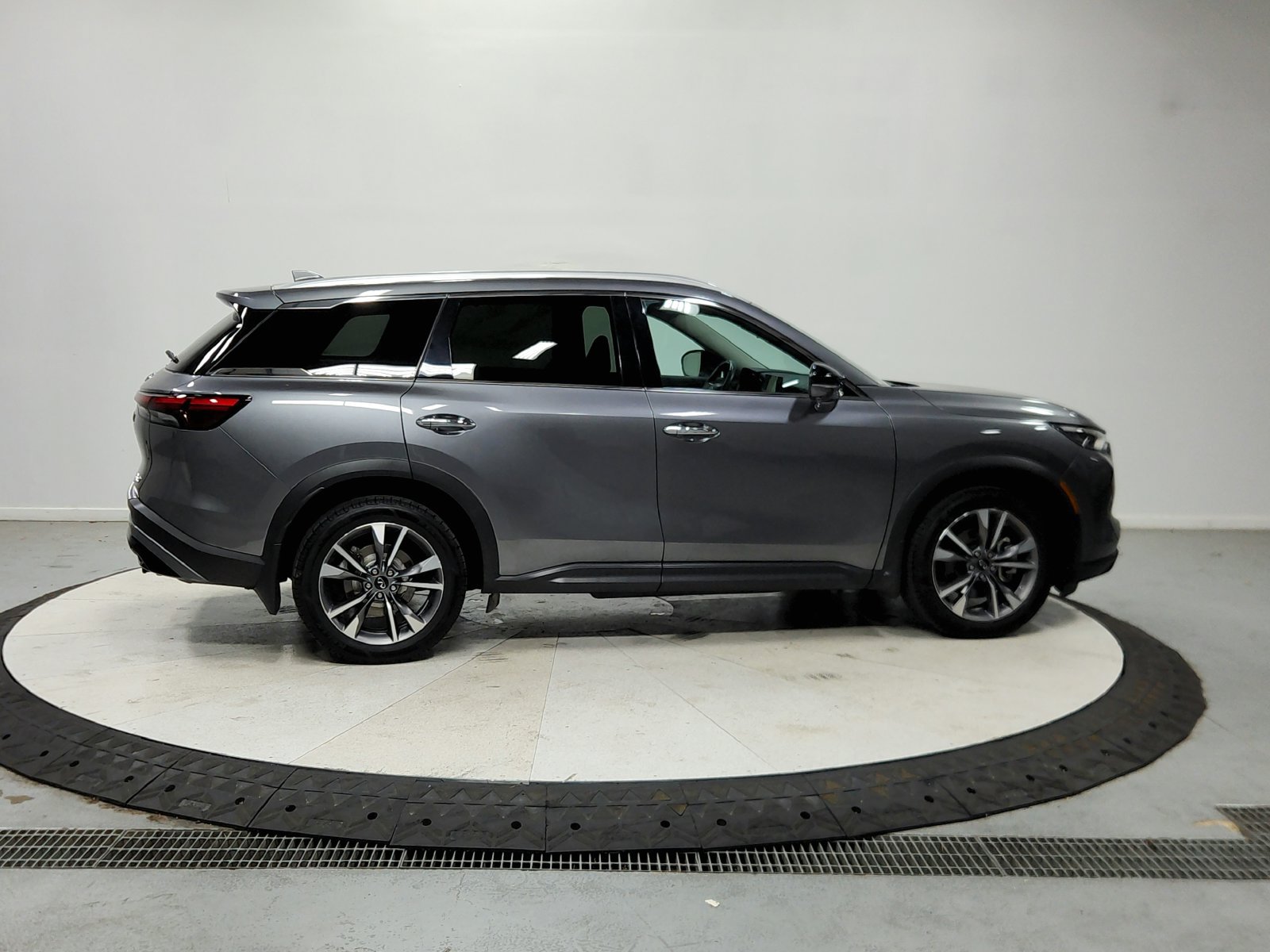 Used 2023 INFINITI QX60 Luxe w/ Cargo Package AWD/4WD image 9