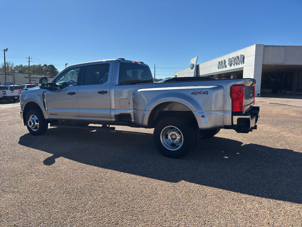 Used 2024 Ford F350 XLT image 3