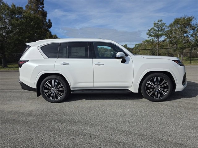 New 2026 Lexus LX 600 4WD w/ Luxury Package image 2