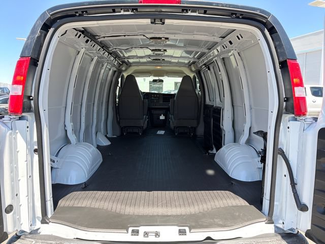 New 2026 GMC Savana 2500 w/ Driver Convenience Package RWD image 24
