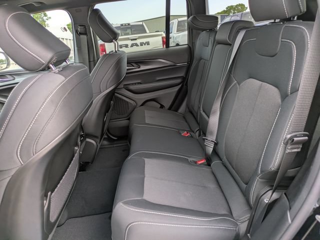 New 2026 Jeep Grand Cherokee Laredo X RWD image 9