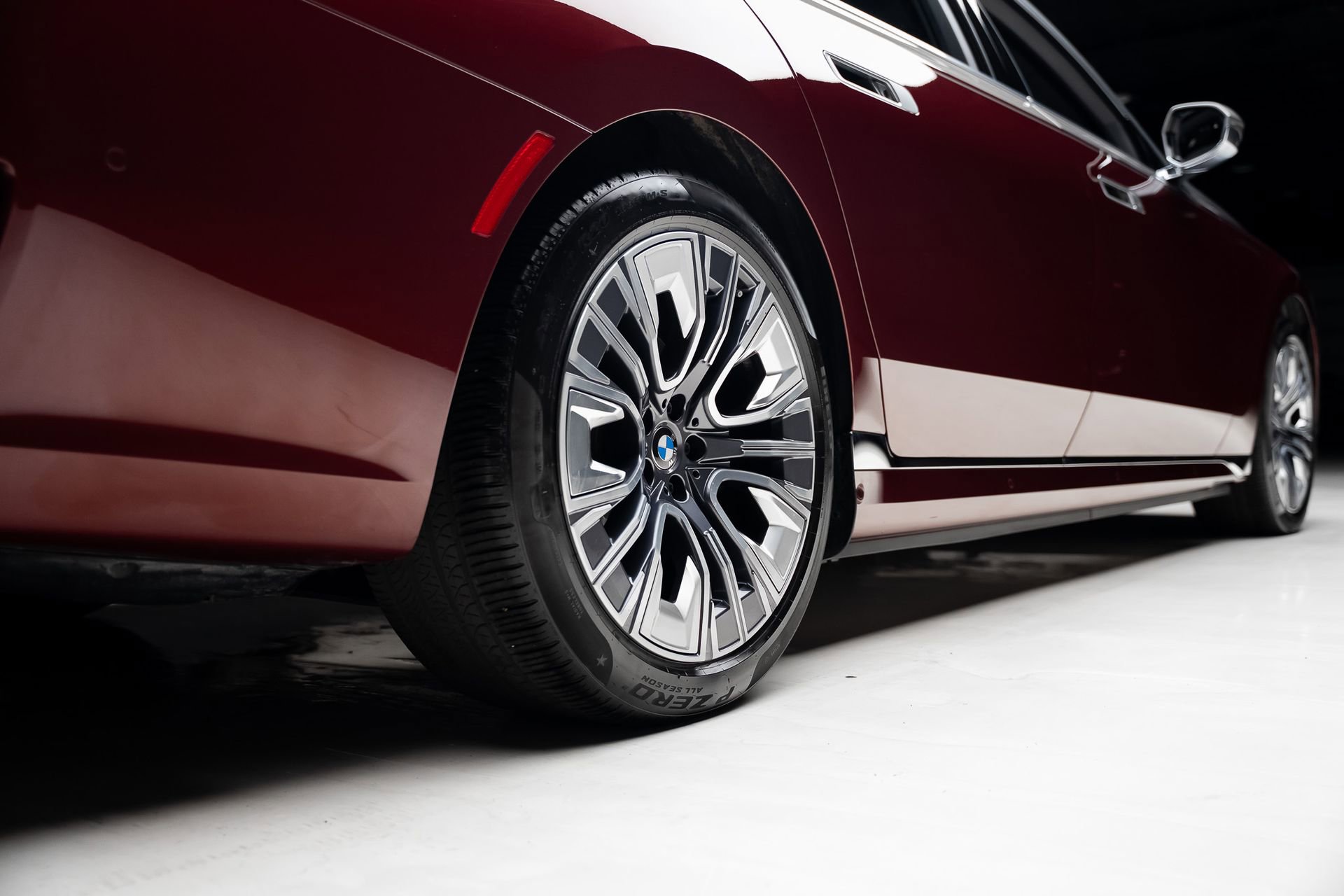 Used 2023 BMW i7 xDrive60 w/ Executive Package 2 image 77