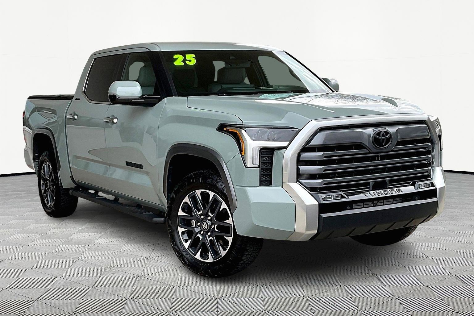 Used 2025 Toyota Tundra Limited image 3