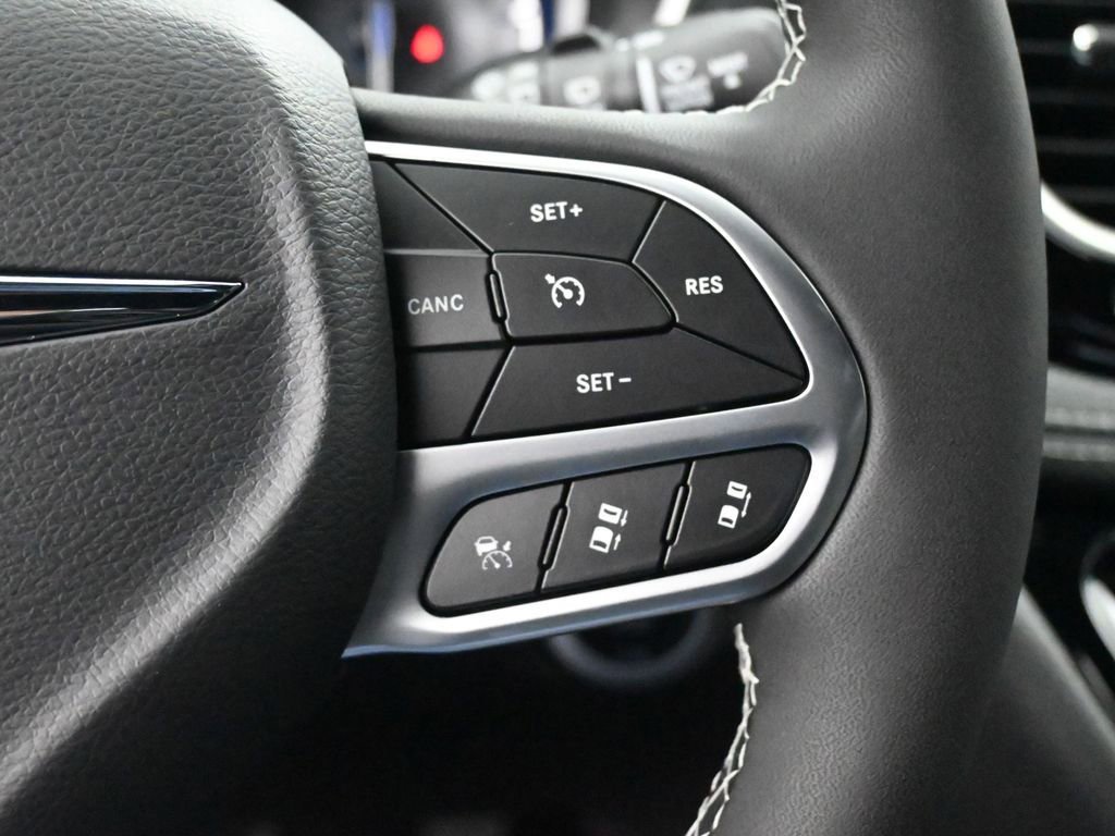 New 2026 Chrysler Pacifica Select image 22