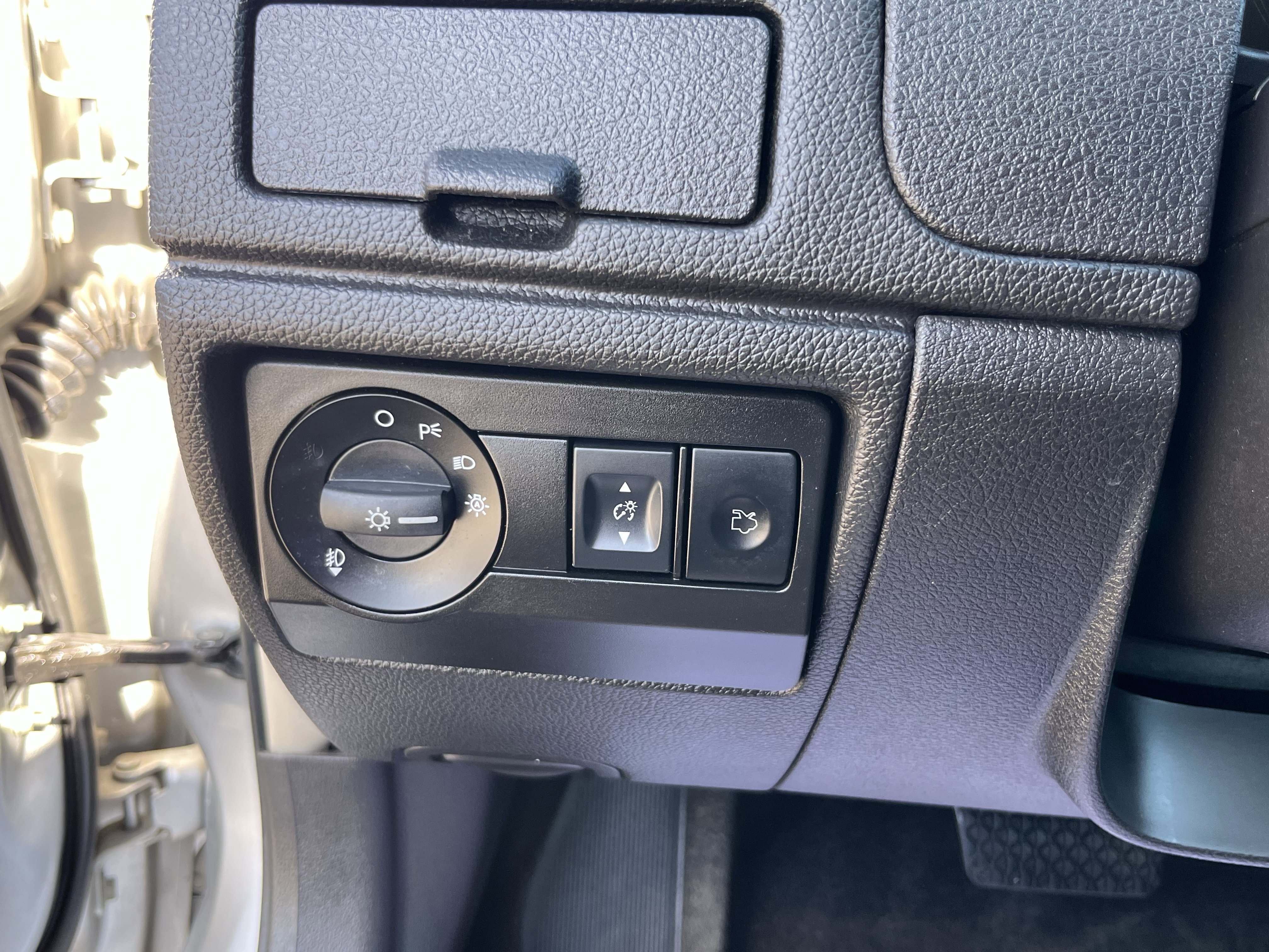 Used 2012 Ford Fusion SEL image 19