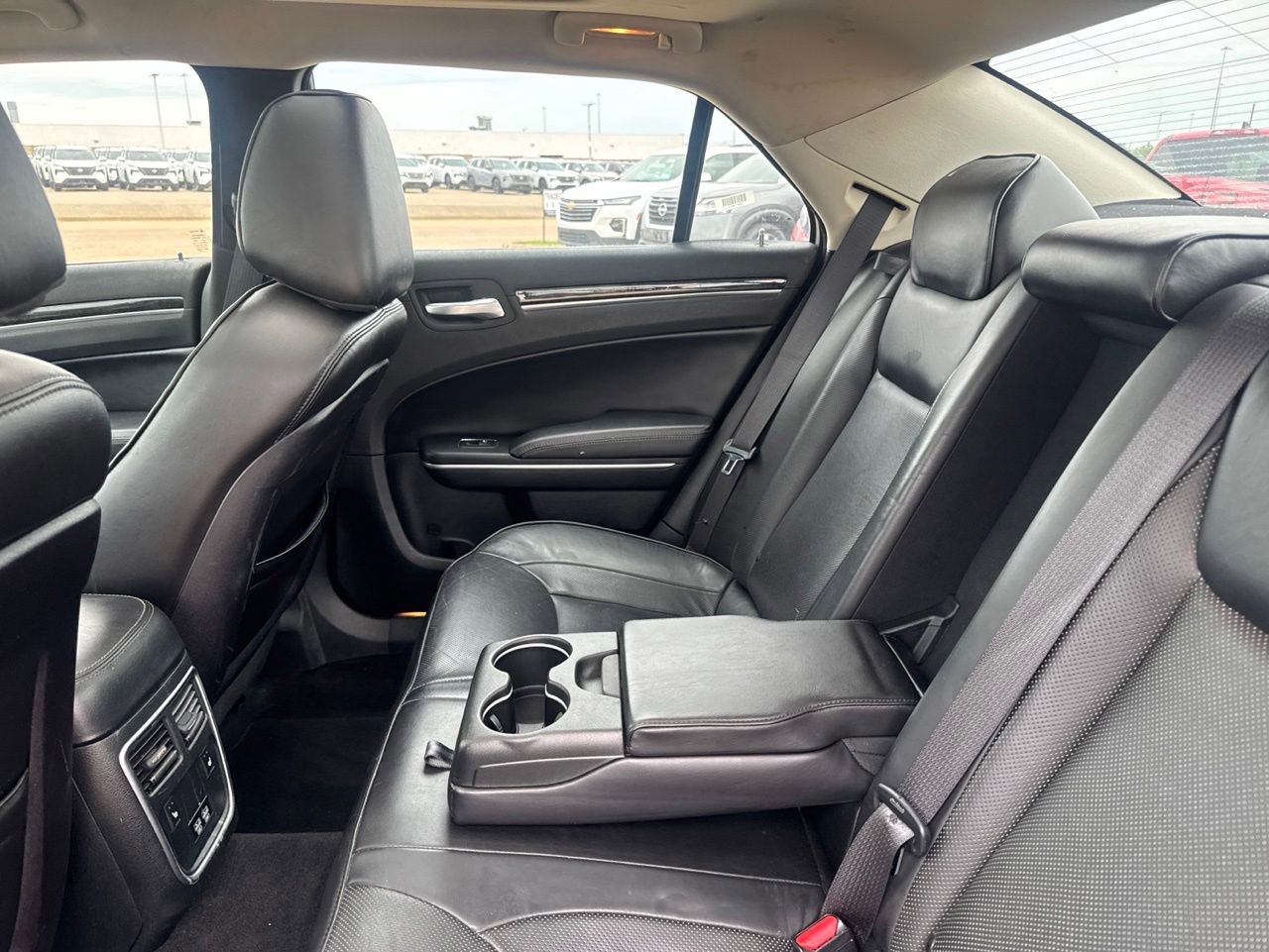 Used 2020 Chrysler 300 Limited RWD image 35