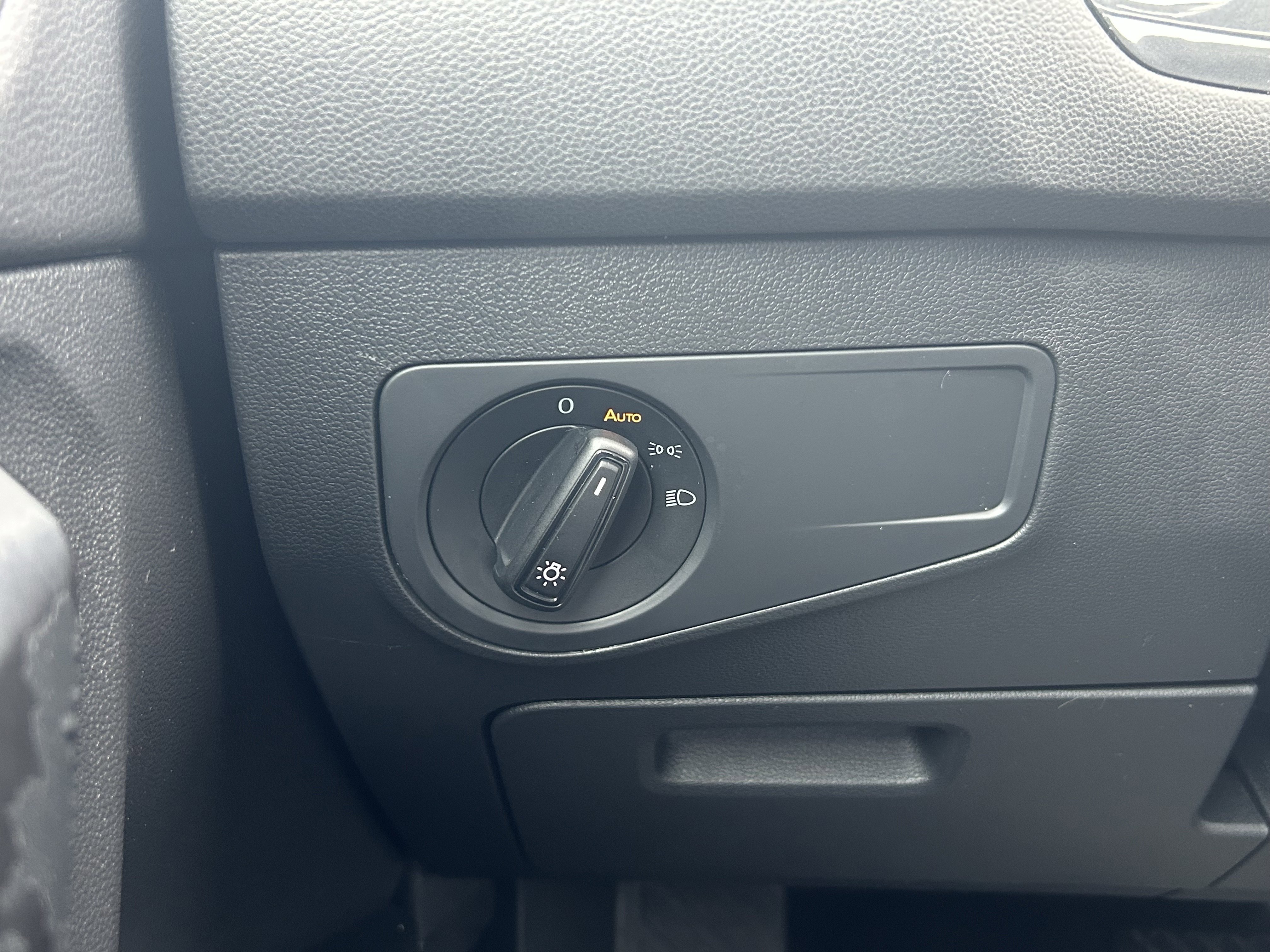 Used 2019 Volkswagen Tiguan S image 17