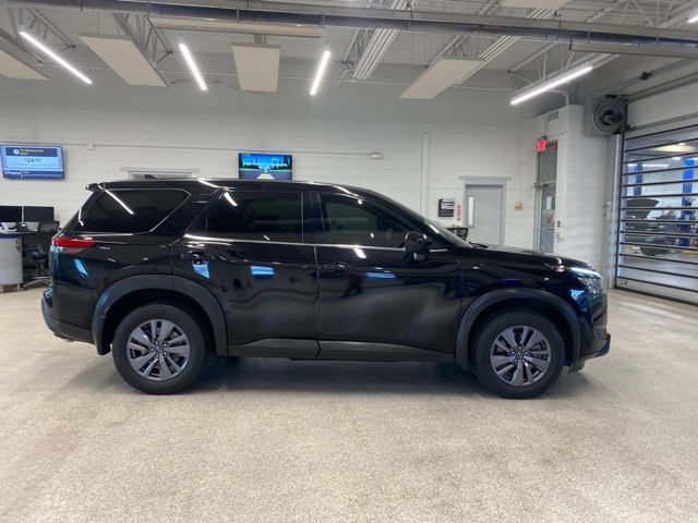 Used 2023 Nissan Pathfinder S AWD/4WD image 4