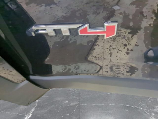 Used 2023 GMC Acadia AT4 image 31