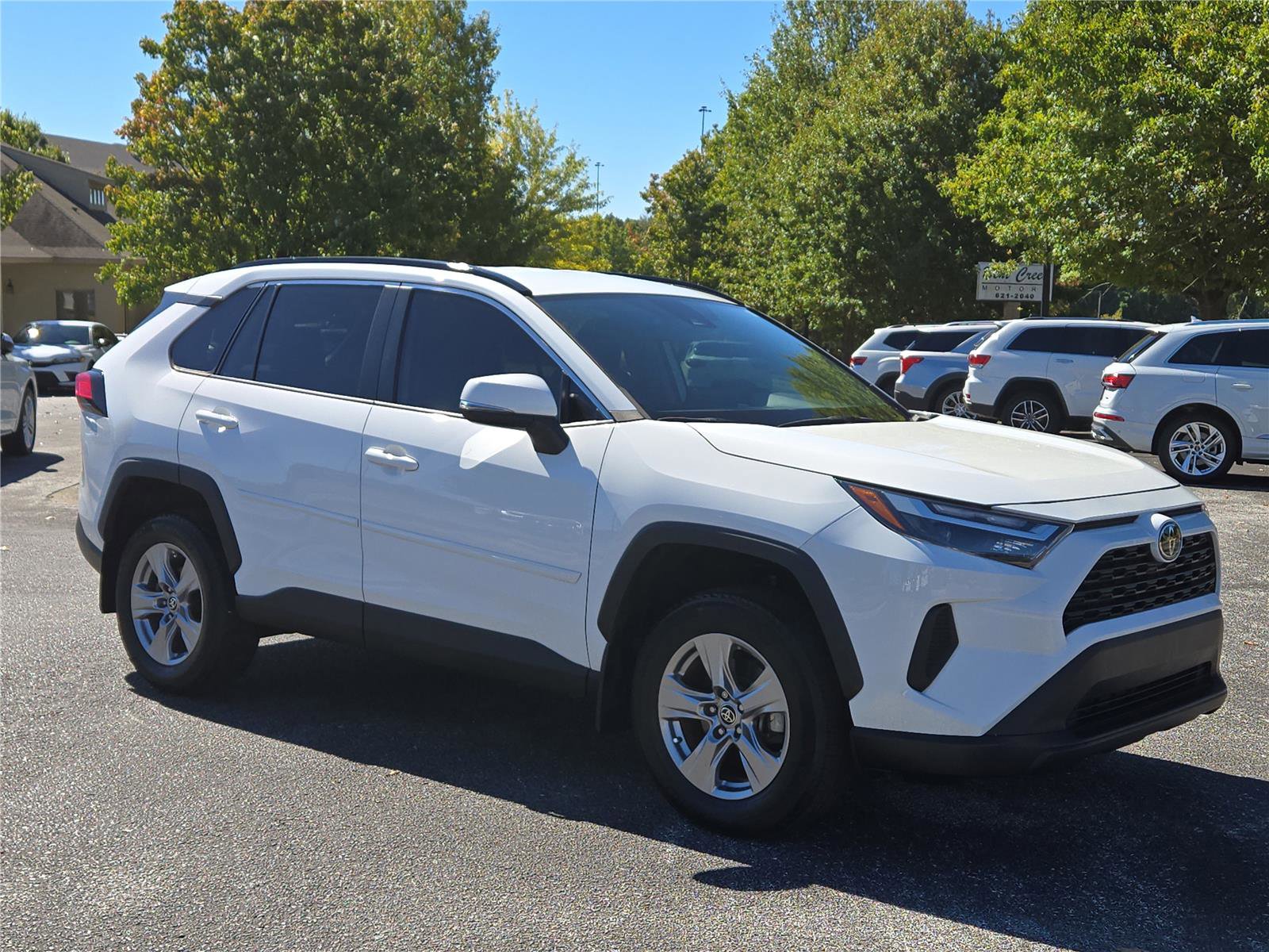 Used 2022 Toyota RAV4 XLE image 5