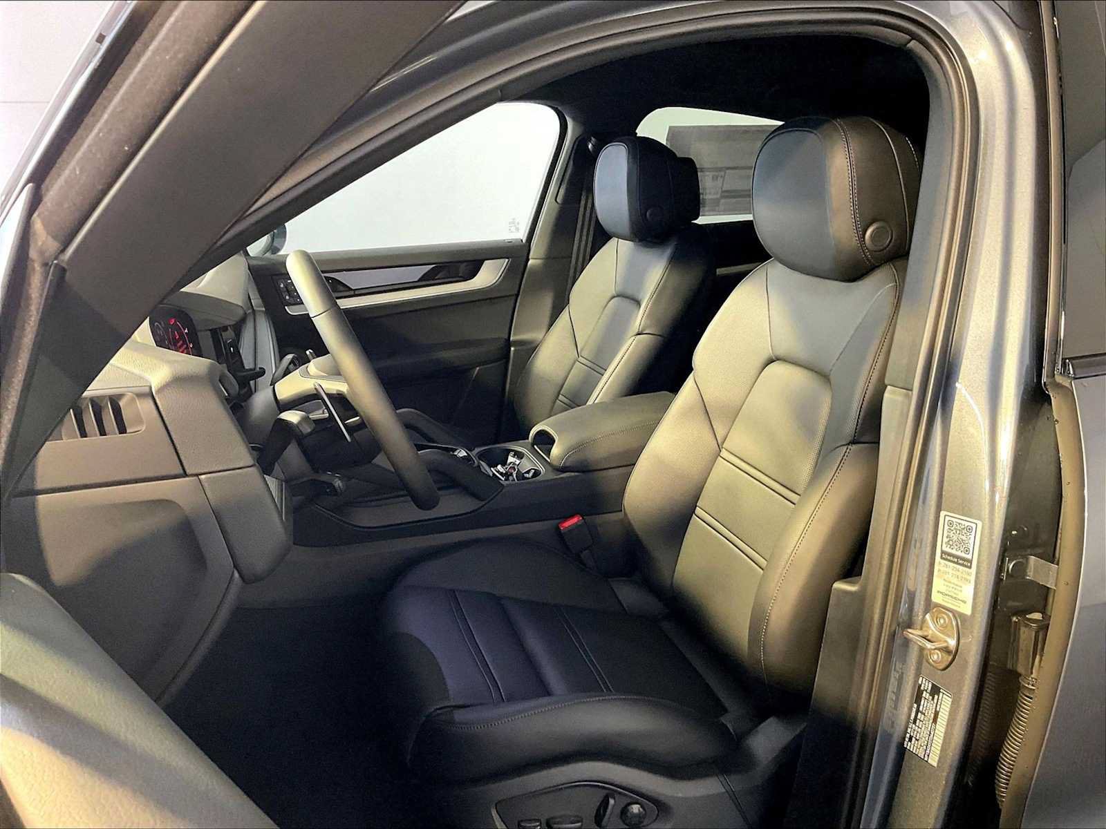 New 2026 Porsche Cayenne Coupe AWD/4WD image 5