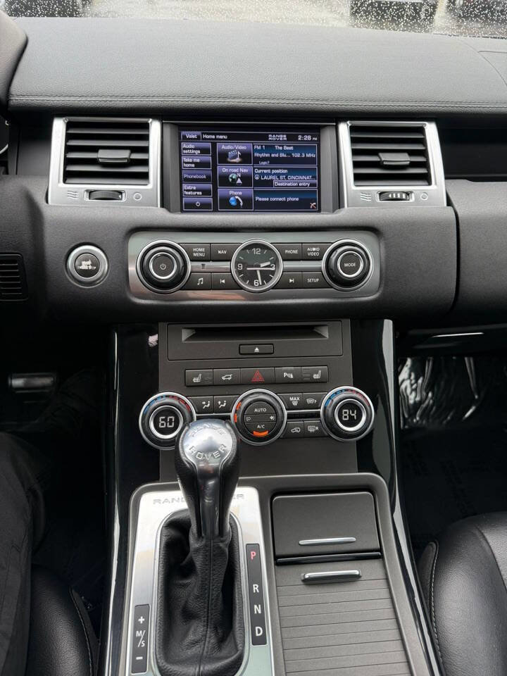 Used 2013 Land Rover Range Rover Sport HSE w/ HSE Silver Pkg image 30