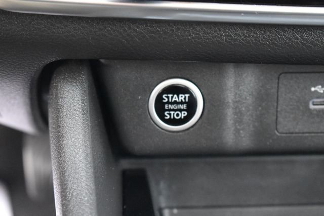 Used 2021 Nissan Rogue SV w/ Premium Package image 30