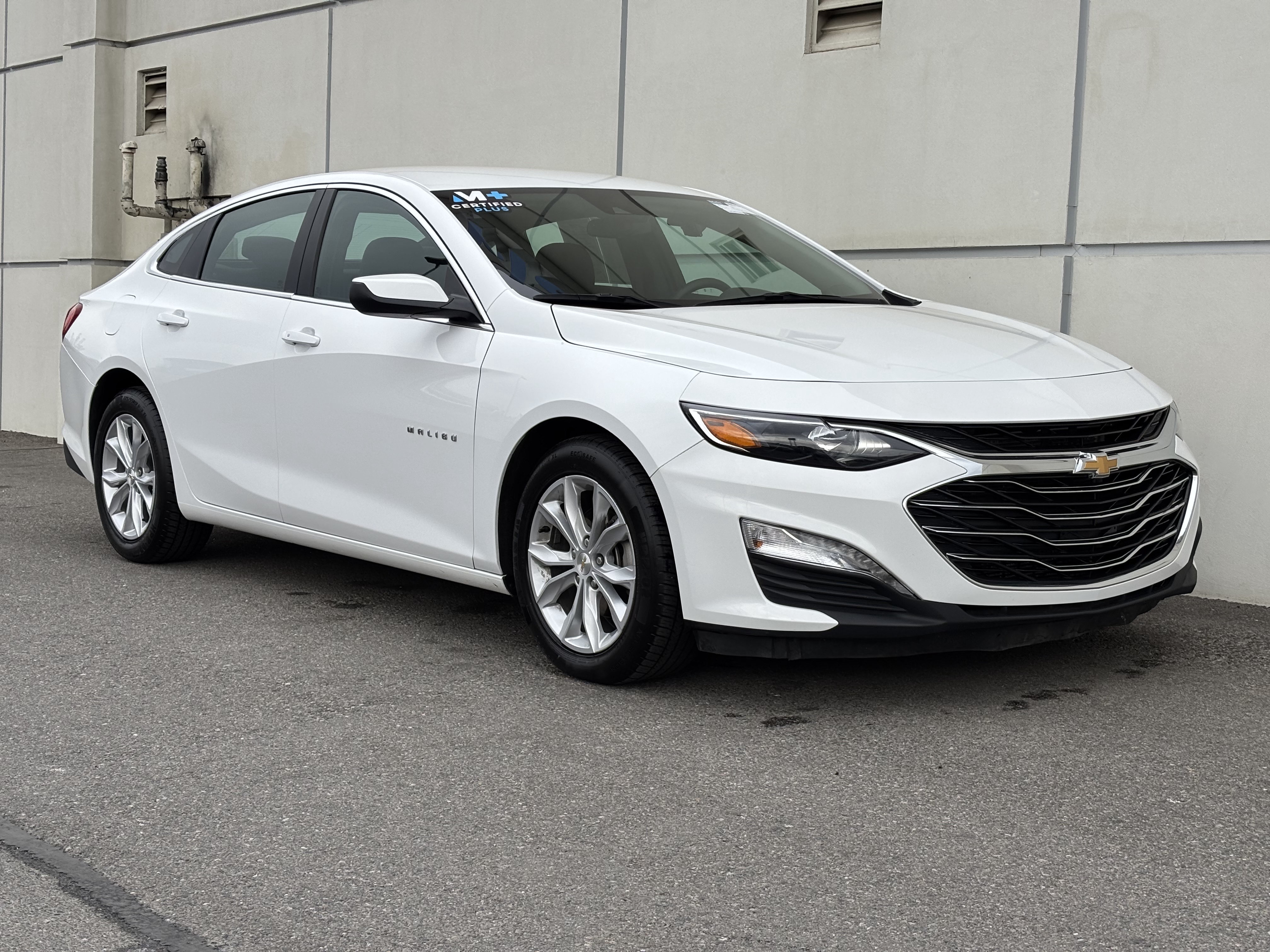 Used 2025 Chevrolet Malibu LT FWD image 1