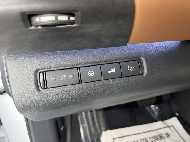 New 2026 Nissan Pathfinder Platinum AWD/4WD image 32