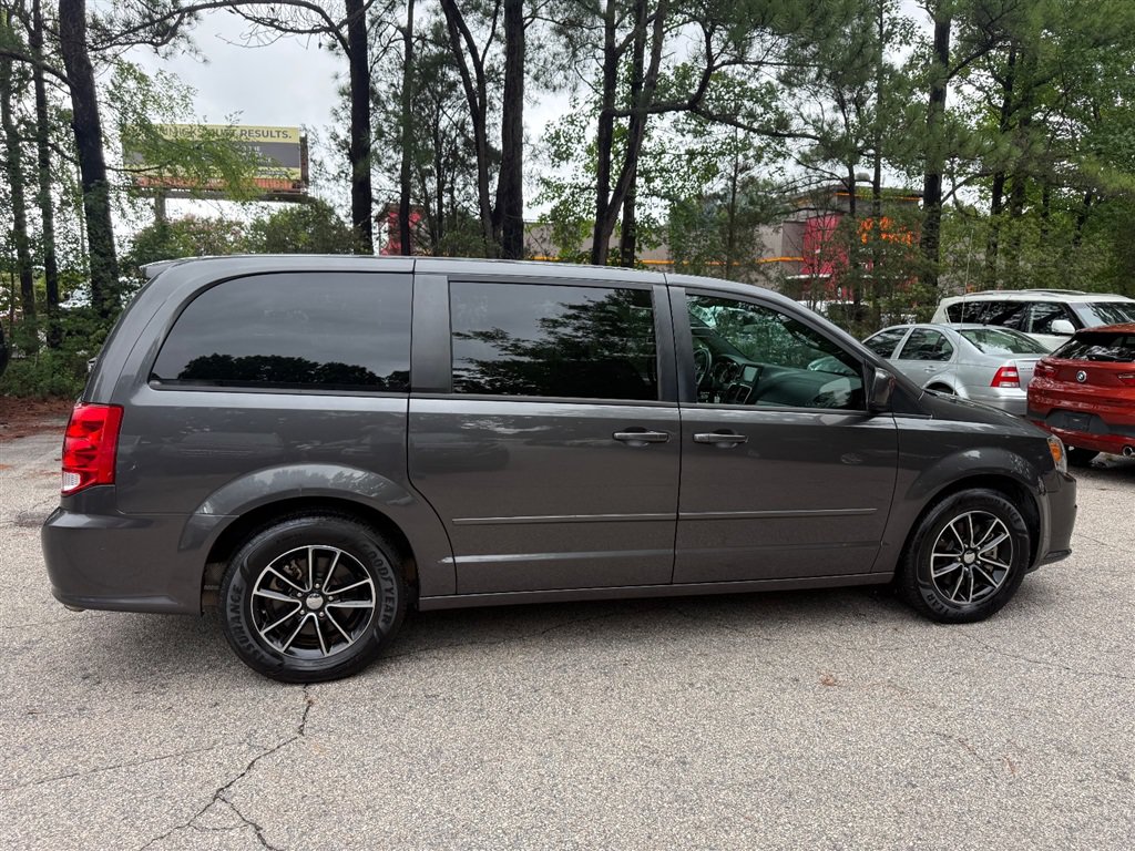 Used 2016 Dodge Grand Caravan R/T w/ Driver Convenience Group FWD image 8