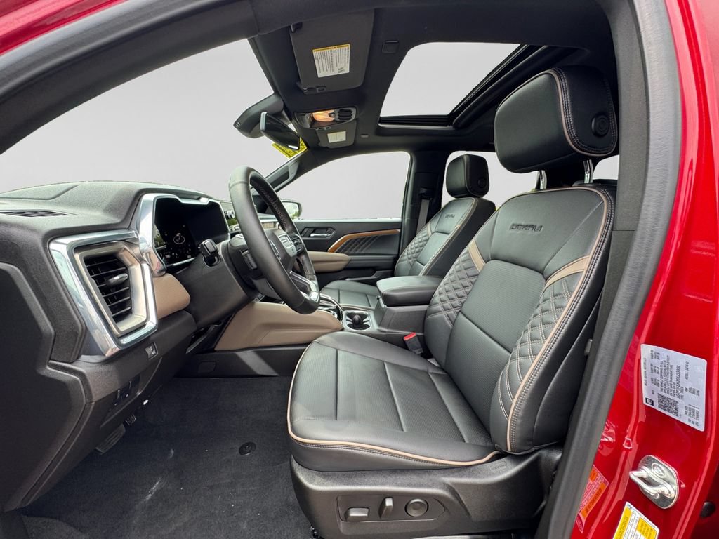 Used 2025 GMC Canyon Denali AWD/4WD image 20