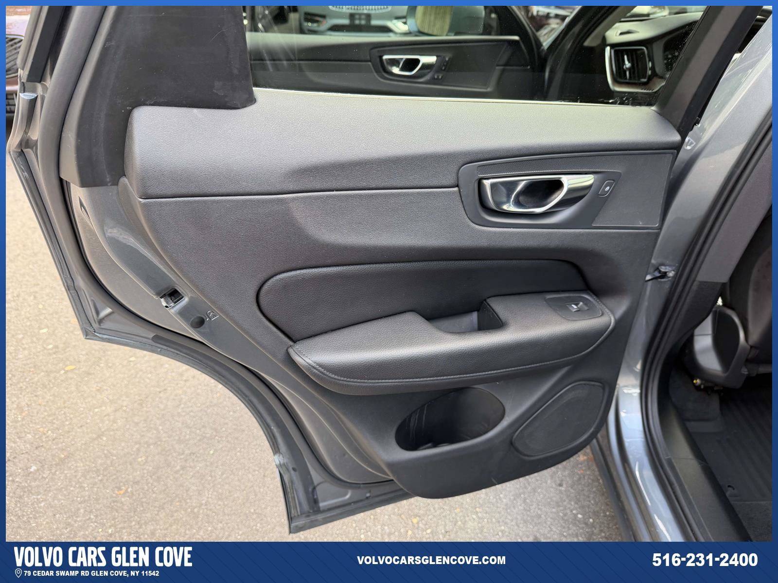Used 2021 Volvo XC60 T5 Momentum AWD/4WD image 18