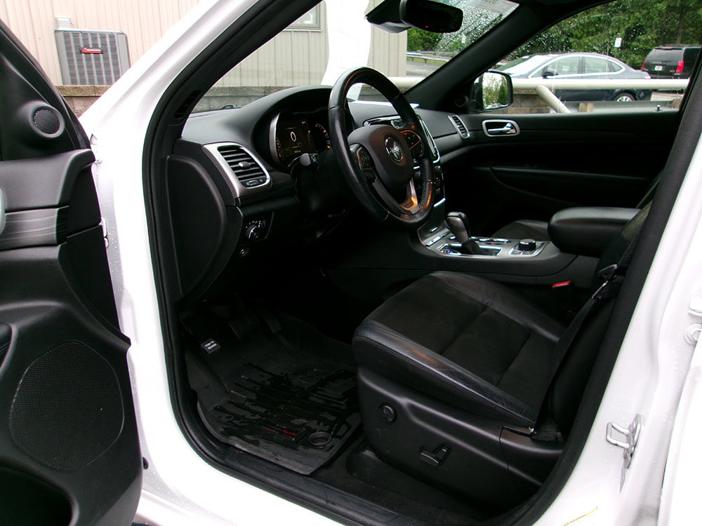 Used 2022 Jeep Grand Cherokee Laredo X AWD/4WD image 15