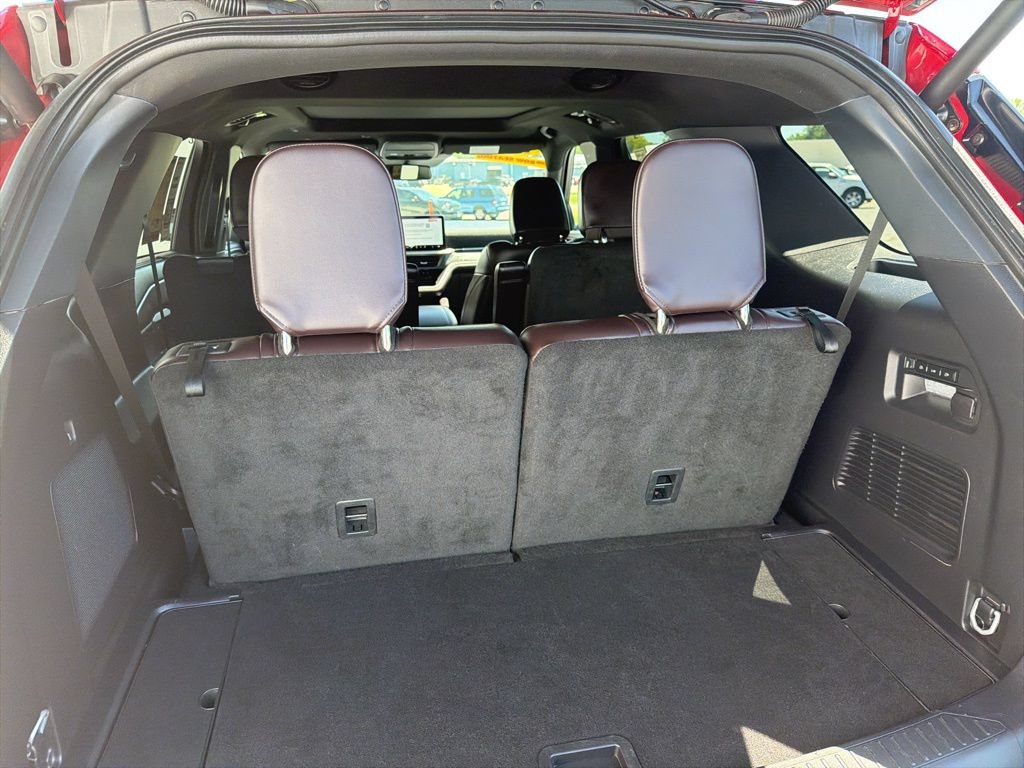 Used 2025 Ford Explorer Platinum w/ Ultimate Package AWD/4WD image 12